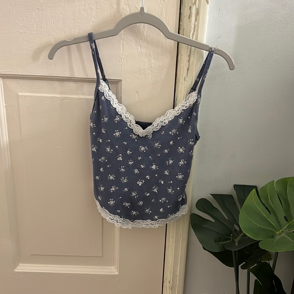 Hollister Blue Floral Lace Cropped Tank